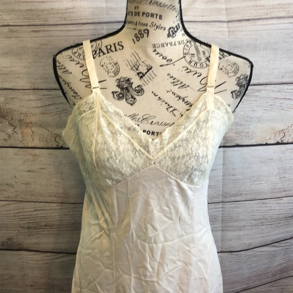 Vintage Gilead Slip Nightgown Lace Trim Cream Size 36 Lingerie